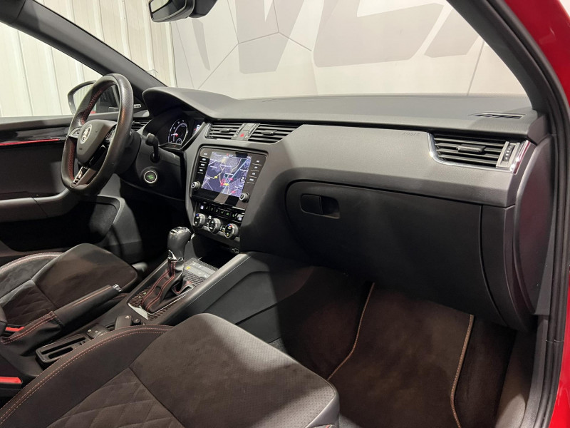 Photo 8 de l'offre de SKODA Octavia combi 2.0 TSI 245 ch DSG7 RS à 24990€ chez VL Auto