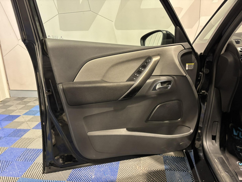 Photo 21 de l'offre de CITROEN GRAND C4 SPACETOURER BlueHDi 130 S&S BVM6 Shine 7 Places à 13990€ chez VL Auto