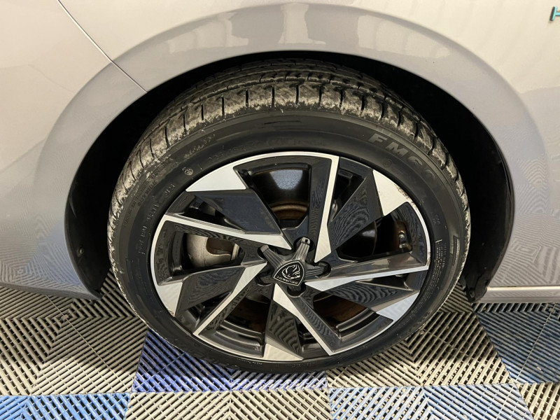 Photo 21 de l'offre de PEUGEOT 308  PHEV 180 e-EAT8 Allure Pack à 21990€ chez VL Auto