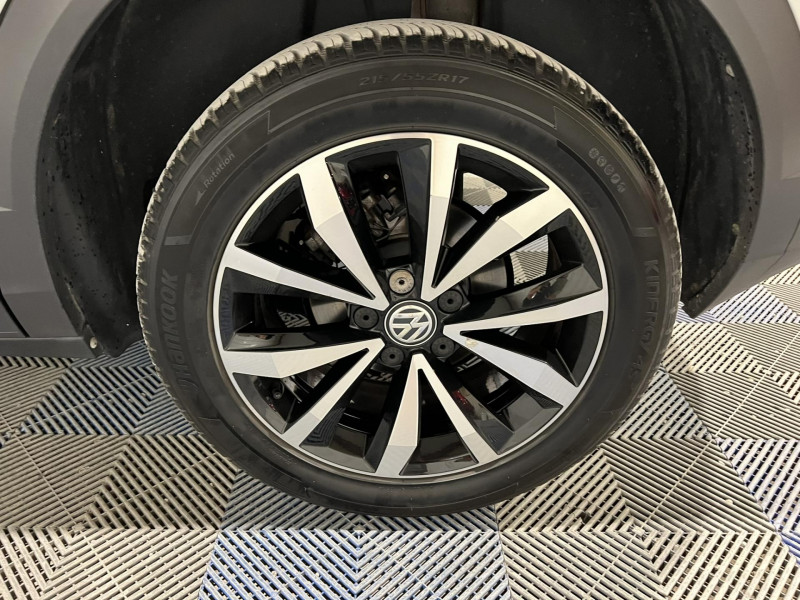 Photo 21 de l'offre de VOLKSWAGEN T-ROC 1.0 TSI 115 Start/Stop BVM6 Lounge à 13990€ chez VL Auto