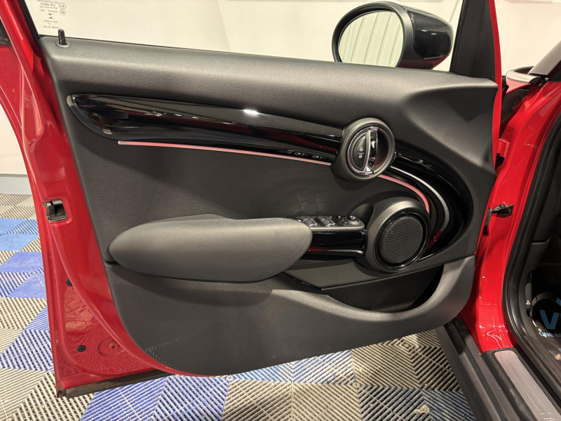 Photo 19 de l'offre de MINI MINI 5 Portes Cooper 136 ch DKG7 Essential à 21990€ chez VL Auto