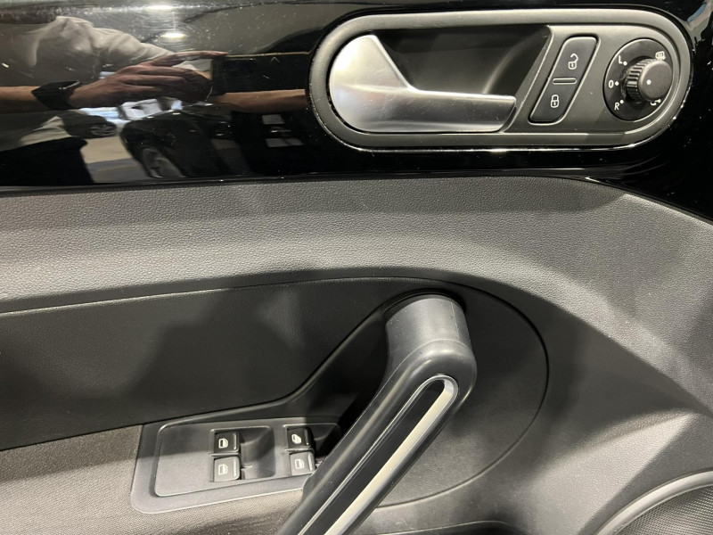 Photo 25 de l'offre de VOLKSWAGEN COCCINELLE CABRIOLET 1.6 TDI 105 FAP Vintage à 13990€ chez VL Auto