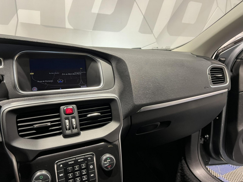 Photo 12 de l'offre de VOLVO V40 D2 120 ch Business à 12490€ chez VL Auto