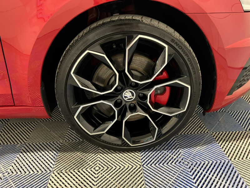 Photo 20 de l'offre de SKODA Octavia combi 2.0 TSI 245 ch DSG7 RS à 24990€ chez VL Auto