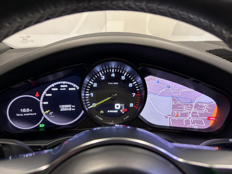 Photo 11 de l'offre de PORSCHE CAYENNE E-Hybrid 3.0 V6 462 ch Tiptronic BVA S à 52990€ chez VL Auto