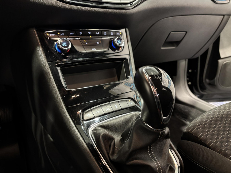 Photo 9 de l'offre de OPEL Astra Sports Tourer 1.6 CDTI 110 ch Business Edition à 10990€ chez VL Auto