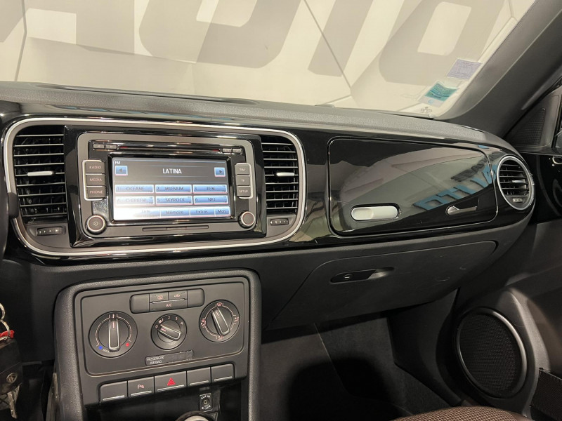 Photo 12 de l'offre de VOLKSWAGEN COCCINELLE CABRIOLET 1.6 TDI 105 FAP Vintage à 13990€ chez VL Auto