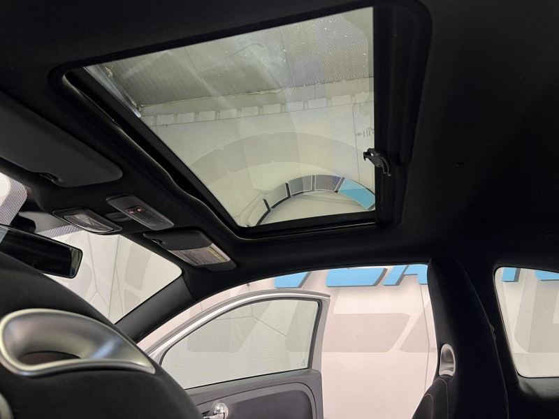 Photo 14 de l'offre de ABARTH 500  1.4 Turbo 16V T-Jet 135 ch à 9990€ chez VL Auto