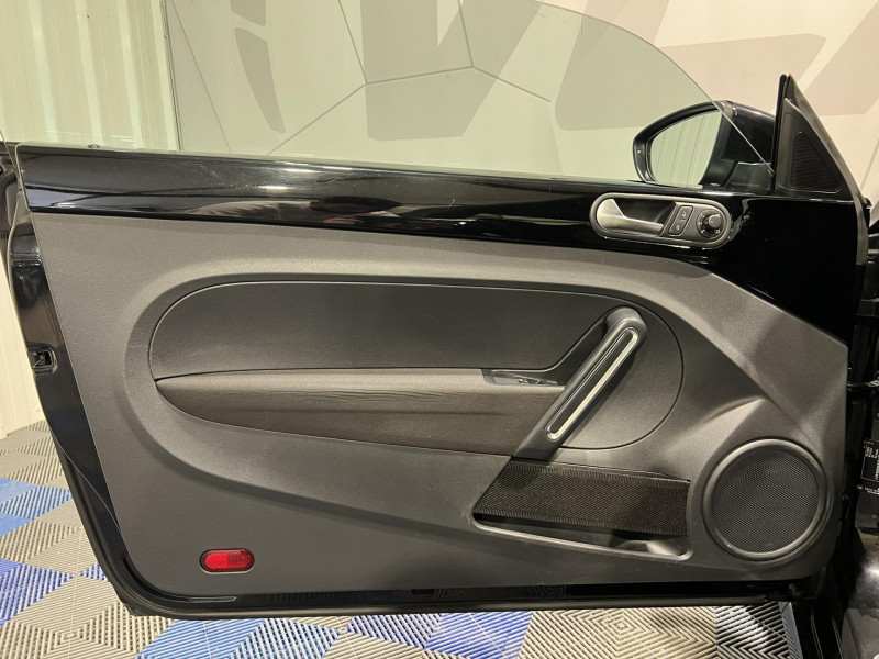 Photo 24 de l'offre de VOLKSWAGEN COCCINELLE CABRIOLET 1.6 TDI 105 FAP Vintage à 13990€ chez VL Auto