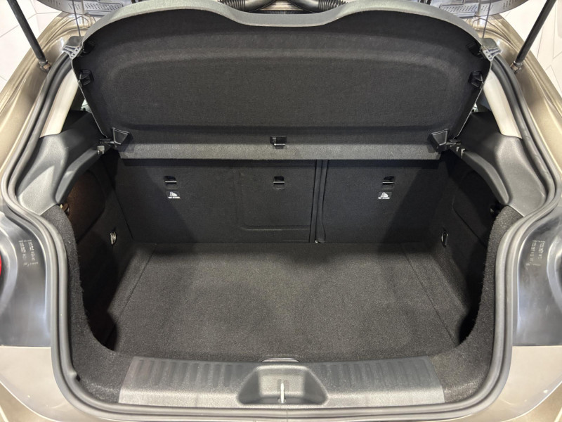 Photo 14 de l'offre de MERCEDES-BENZ CLASSE A 180 CDI BlueEFFICIENCY Intuition 7-G DCT BVA à 14990€ chez VL Auto