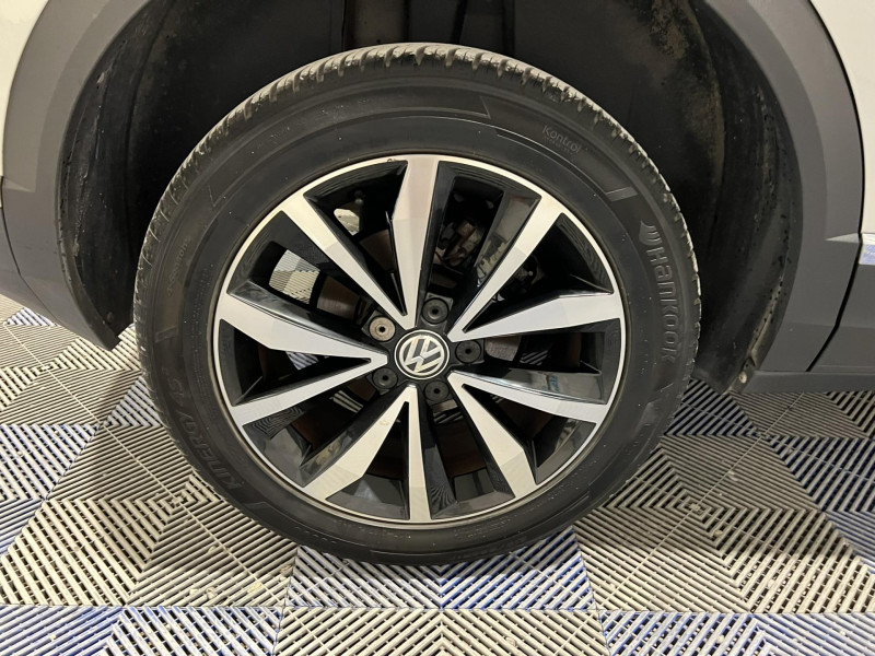 Photo 18 de l'offre de VOLKSWAGEN T-ROC 1.0 TSI 115 Start/Stop BVM6 Lounge à 13990€ chez VL Auto