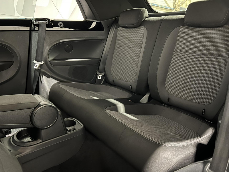 Photo 23 de l'offre de VOLKSWAGEN COCCINELLE CABRIOLET 1.6 TDI 105 FAP Vintage à 13990€ chez VL Auto