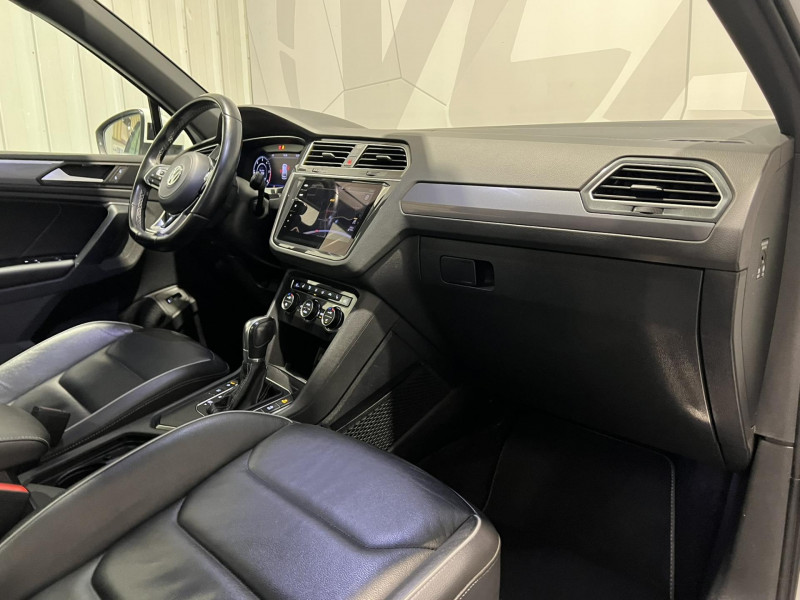 Photo 8 de l'offre de VOLKSWAGEN TIGUAN 2.0 TDI 150 DSG7 Carat Exclusive Pack Ext R Line à 21990€ chez VL Auto