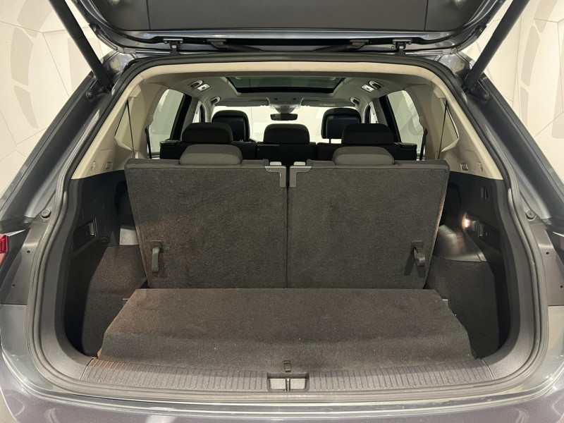 Photo 10 de l'offre de VOLKSWAGEN Tiguan Allspace 2.0 TDI 150 DSG7 Carat 7 Places à 23990€ chez VL Auto