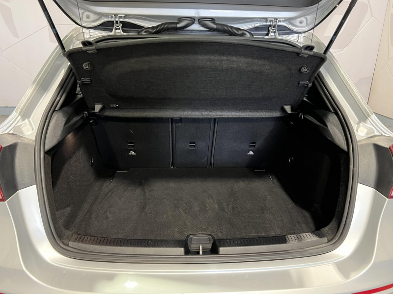 Photo 10 de l'offre de MERCEDES-BENZ CLASSE A 180 d 7G-DCT Style Line à 20490€ chez VL Auto
