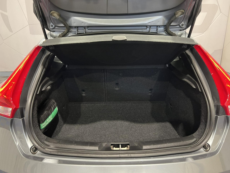 Photo 10 de l'offre de VOLVO V40 D2 120 ch Business à 12490€ chez VL Auto