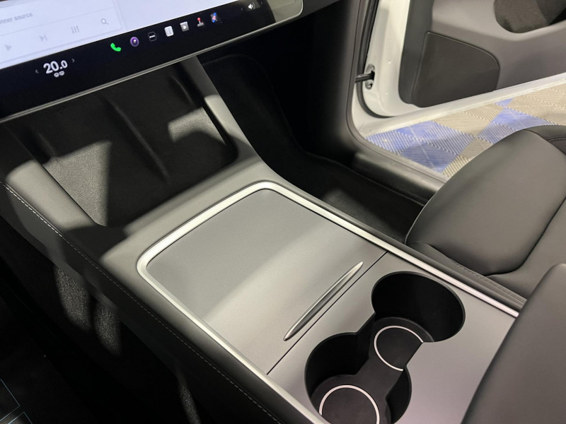 Photo 14 de l'offre de TESLA MODEL Y AWD Performance à 36990€ chez VL Auto