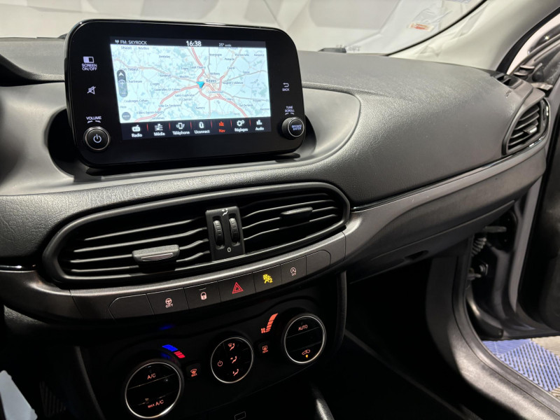 Photo 11 de l'offre de FIAT TIPO 5 Portes 1.4 T-Jet 120 ch Start/Stop S-Design à 10990€ chez VL Auto
