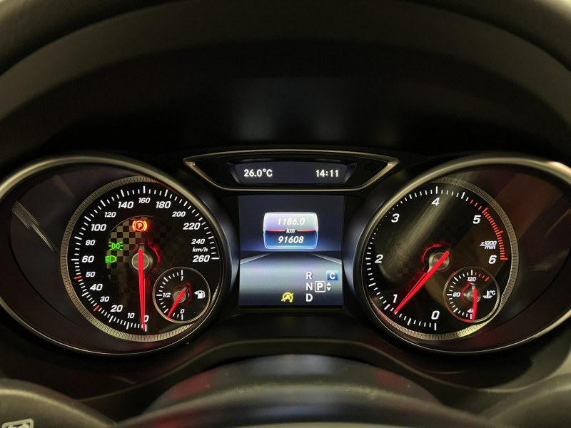 Photo 11 de l'offre de MERCEDES-BENZ CLASSE A 180 d 7G-DCT Fascination à 18990€ chez VL Auto