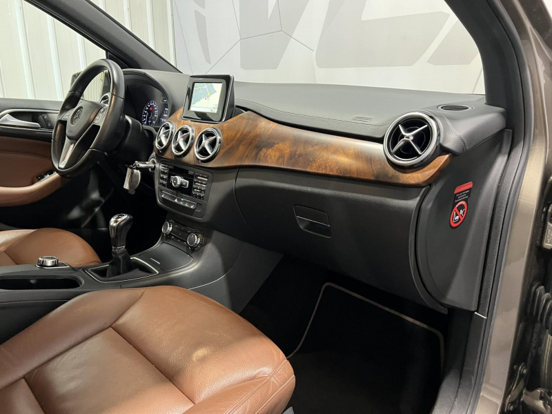 Photo 8 de l'offre de MERCEDES-BENZ CLASSE B 180 CDI BlueEFFICIENCY Design à 11490€ chez VL Auto