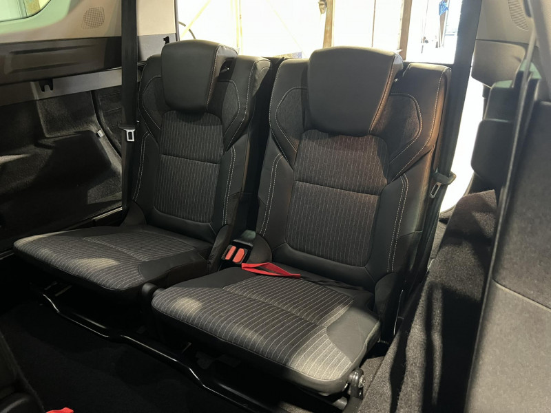 Photo 9 de l'offre de RENAULT GRAND SCENIC TCe 140 FAP EDC  Intens 7 Places à 22990€ chez VL Auto