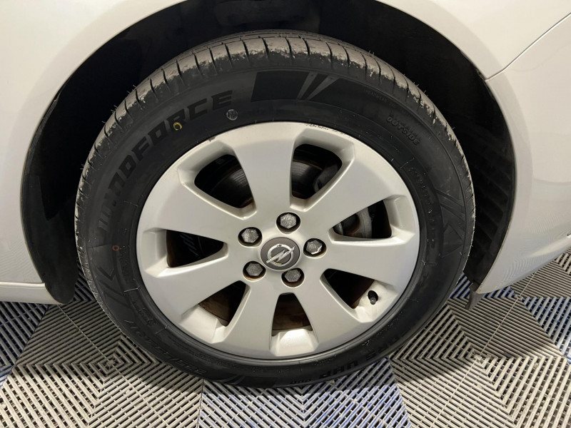 Photo 18 de l'offre de OPEL INSIGNIA Sports Tourer 2.0 CDTI - 130 FAP Edition BVA à 10490€ chez VL Auto