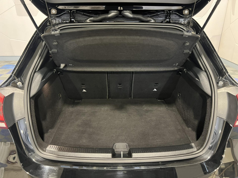 Photo 10 de l'offre de MERCEDES-BENZ CLASSE A 35 AMG 7G-DCT Speedshift AMG 4Matic à 32990€ chez VL Auto