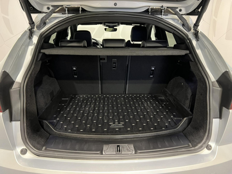 Photo 10 de l'offre de JAGUAR E-PACE P300e ch PHEV AWD BVA R-Dynamic SE à 37490€ chez VL Auto