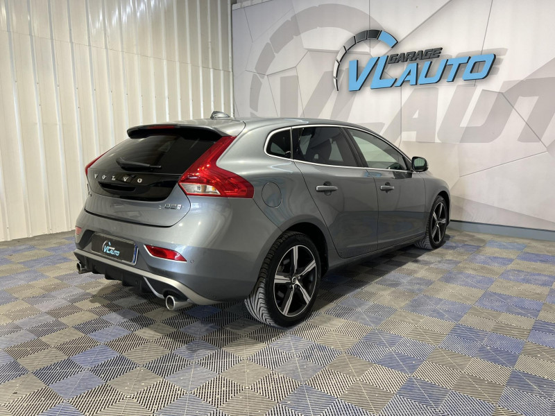 Photo 5 de l'offre de VOLVO V40 D2 AdBlue 120 ch R-Design à 16990€ chez VL Auto