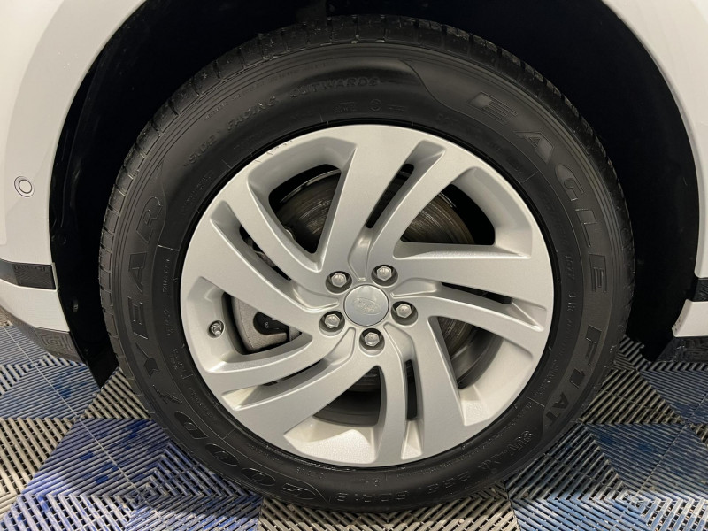 Photo 20 de l'offre de LAND-ROVER RANGE ROVER EVOQUE Mark II P200 FLEXFUEL MHEV AWD BVA9 R-Dynamic S à 32990€ chez VL Auto