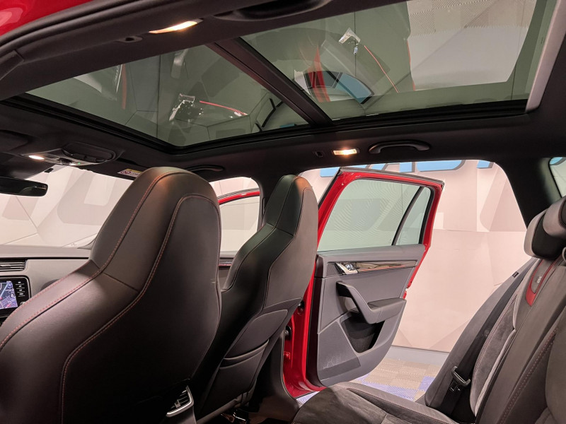 Photo 15 de l'offre de SKODA Octavia combi 2.0 TSI 245 ch DSG7 RS à 24990€ chez VL Auto