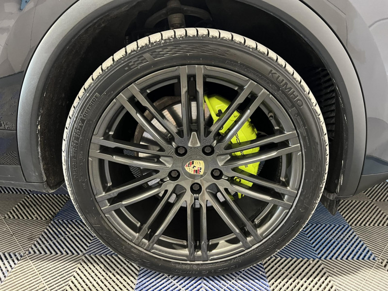 Photo 18 de l'offre de PORSCHE CAYENNE 3.0 V6 416 ch S E-Hybrid Tiptronic BVA à 34990€ chez VL Auto