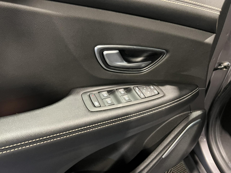 Photo 21 de l'offre de RENAULT GRAND SCENIC TCe 140 FAP EDC  Intens 7 Places à 22990€ chez VL Auto