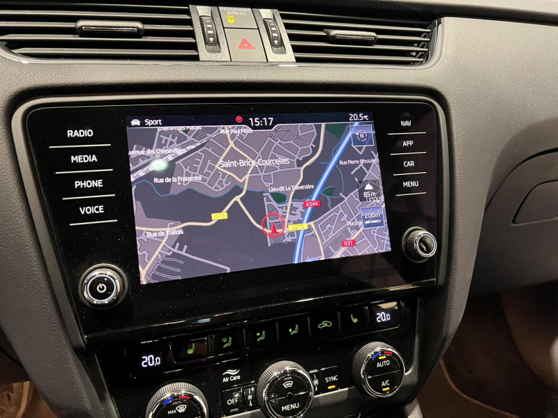 Photo 12 de l'offre de SKODA Octavia combi 2.0 TSI 245 ch DSG7 RS à 24990€ chez VL Auto