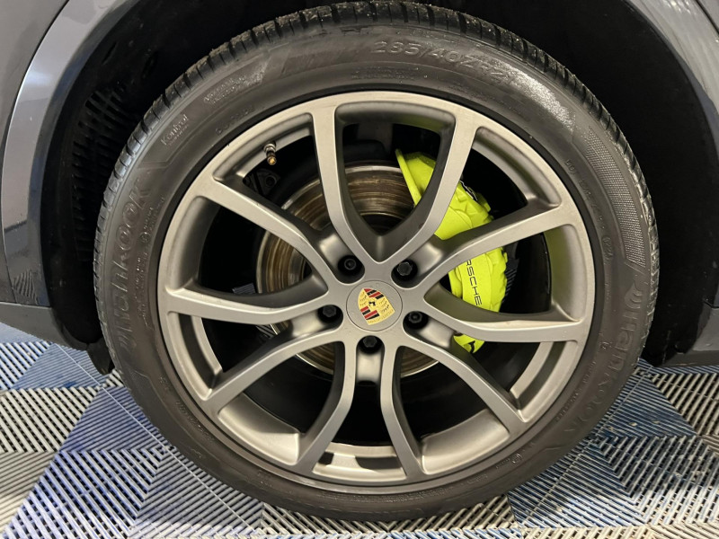 Photo 20 de l'offre de PORSCHE CAYENNE E-Hybrid 3.0 V6 462 ch Tiptronic BVA S à 43990€ chez VL Auto