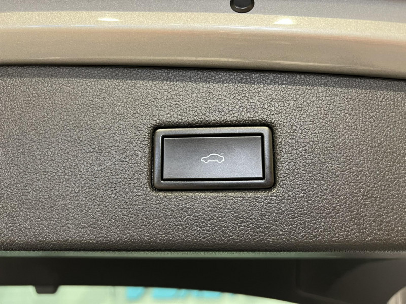 Photo 11 de l'offre de VOLKSWAGEN TIGUAN 2.0 TDI 150 DSG7 4Motion Confortline à 20490€ chez VL Auto