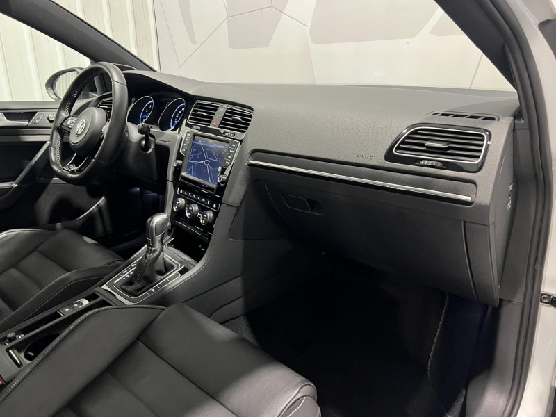 Photo 14 de l'offre de VOLKSWAGEN GOLF 2.0 TSI 300 BlueMotion Technology DSG6 4Motion R à 27490€ chez VL Auto