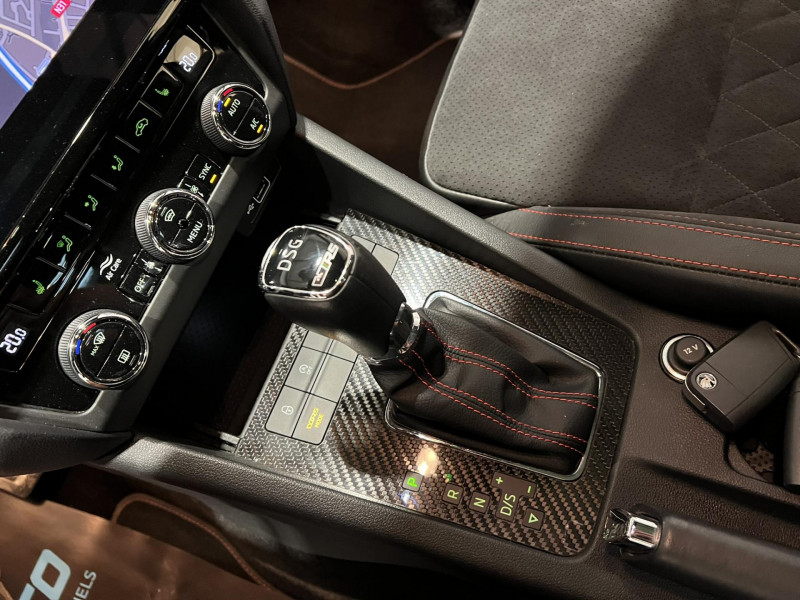 Photo 13 de l'offre de SKODA Octavia combi 2.0 TSI 245 ch DSG7 RS à 24990€ chez VL Auto