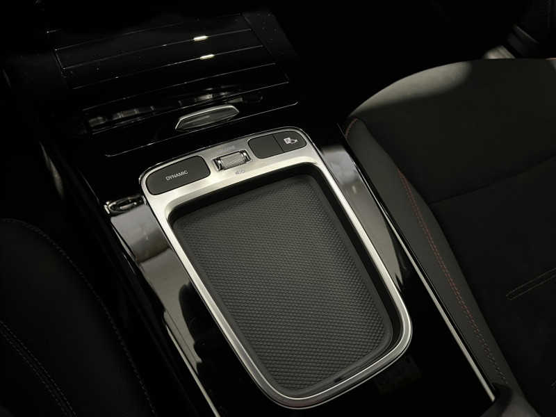 Photo 14 de l'offre de MERCEDES-BENZ CLASSE A 180 d 8G-DCT AMG Line à 30990€ chez VL Auto