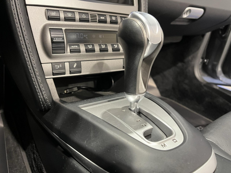 Photo 10 de l'offre de PORSCHE 911 CABRIOLET  S 3.8i Tiptronic 997 à 53990€ chez VL Auto