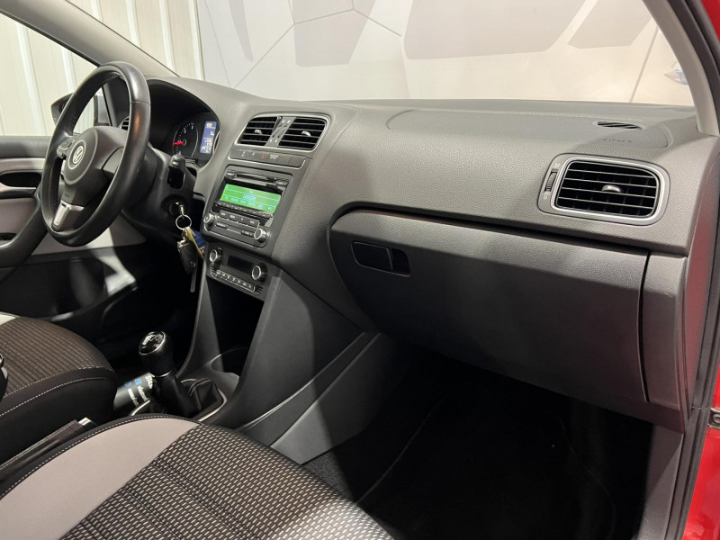 Photo 8 de l'offre de VOLKSWAGEN POLO 1.6 TDI 90 CR FAP Cross Polo à 10990€ chez VL Auto