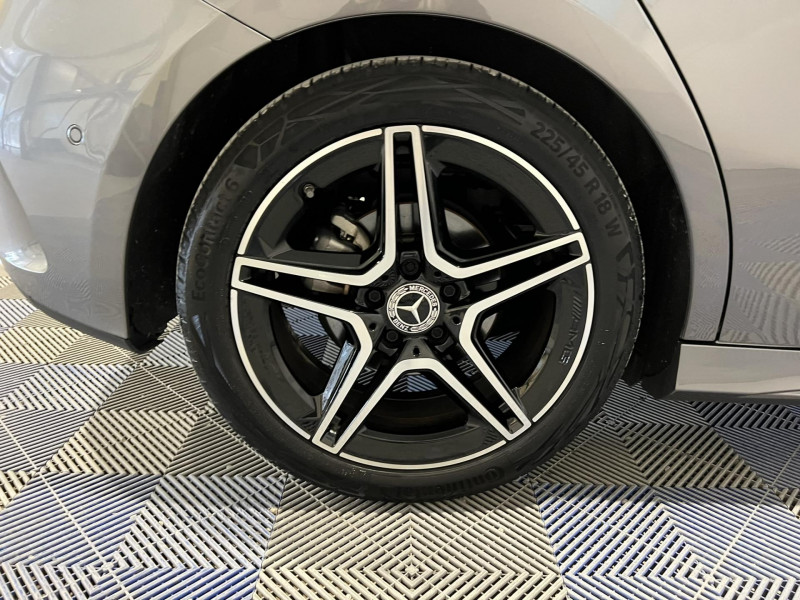 Photo 16 de l'offre de MERCEDES-BENZ CLASSE A 180 d 8G-DCT AMG Line à 30990€ chez VL Auto