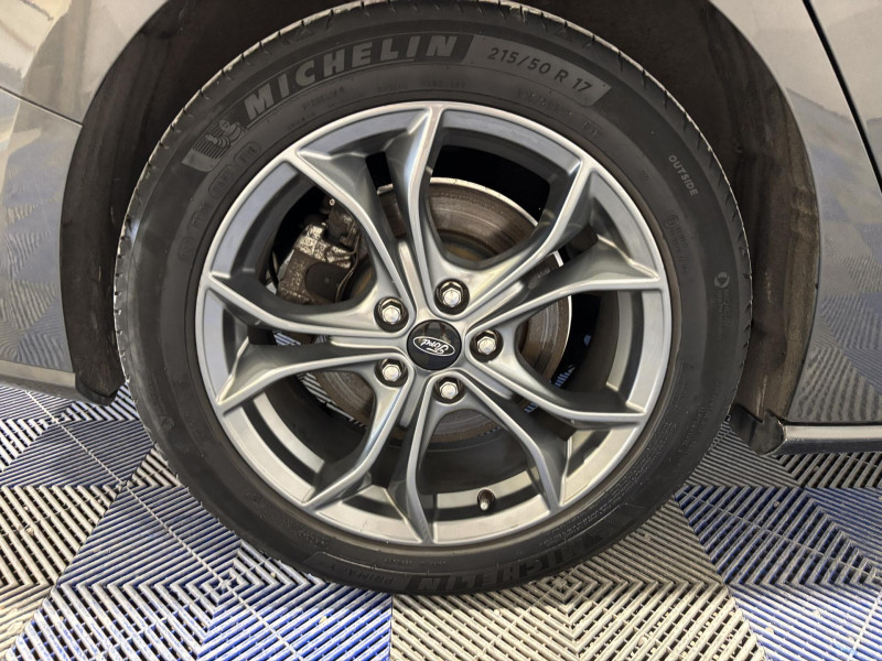 Photo 16 de l'offre de FORD FOCUS SW 1.0 EcoBoost 125 S&S mHEV ST Line à 15990€ chez VL Auto