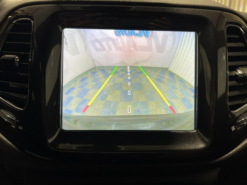 Photo 13 de l'offre de JEEP COMPASS 1.3 PHEV T4 240 ch 4xe eAWD S à 21490€ chez VL Auto