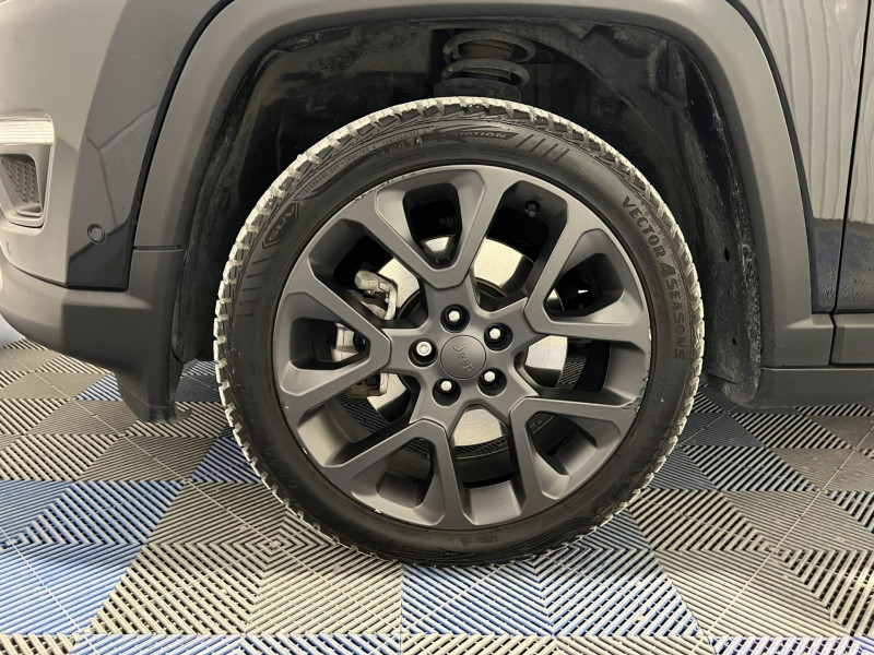 Photo 18 de l'offre de JEEP COMPASS 1.3 PHEV T4 240 ch 4xe eAWD S à 21490€ chez VL Auto