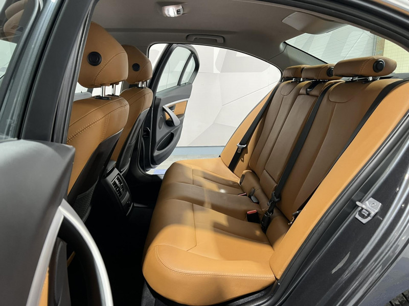 Photo 9 de l'offre de BMW SERIE 3 320d 190 ch BVA8 F30 LCI2 Sport à 20990€ chez VL Auto