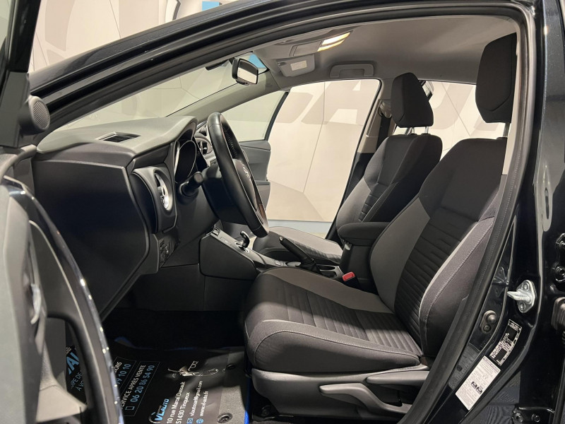 Photo 6 de l'offre de TOYOTA AURIS Hybride 136h Dynamic à 14990€ chez VL Auto