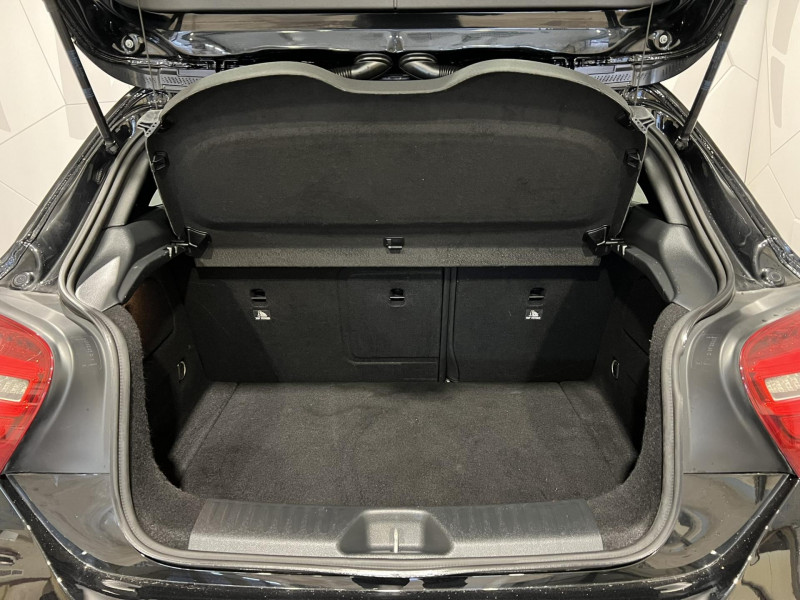 Photo 10 de l'offre de MERCEDES-BENZ CLASSE A 200 7G-DCT Fascination à 20990€ chez VL Auto