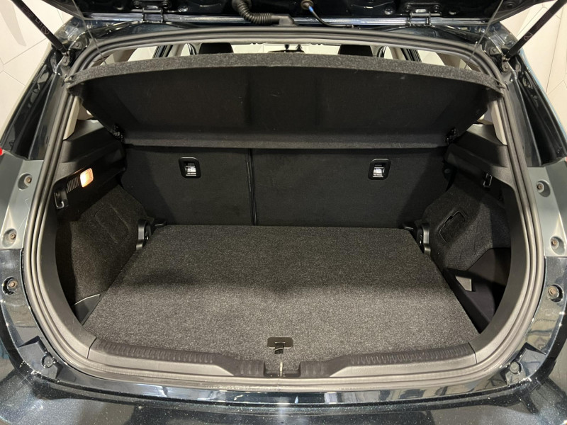 Photo 10 de l'offre de TOYOTA AURIS Hybride 136h Dynamic à 14990€ chez VL Auto