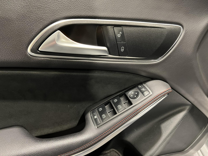 Photo 22 de l'offre de MERCEDES-BENZ CLA SHOOTING BRAKE 180 7-G DCT Fascination à 19990€ chez VL Auto